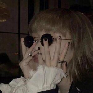 Meet your Posher, Tuehen